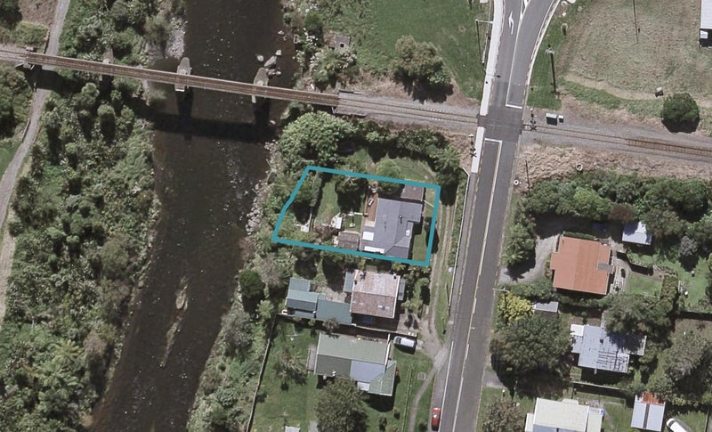 2 Queens Road, Glen Avon, New Plymouth - Carousel 1