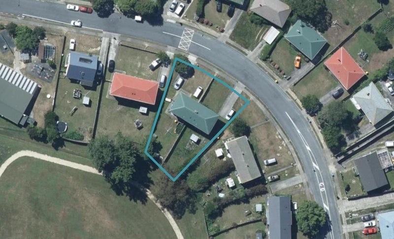 14 Kalingo Street, Waitangirua, Porirua - Carousel 1