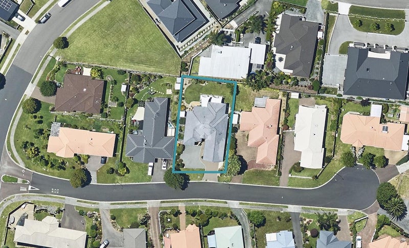 9 Rochester Place, Bethlehem, Tauranga - Carousel 1