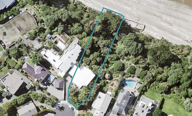 11 Pleasant Place, Mellons Bay, Auckland - Carousel 1