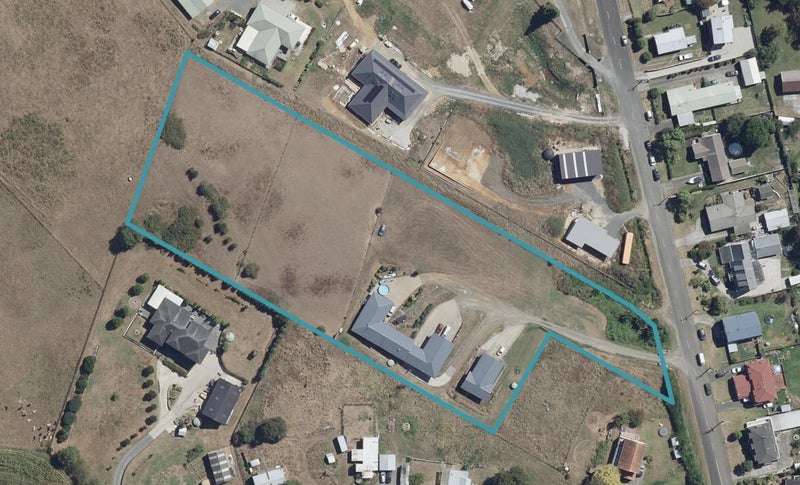 18 Deseret Road, Temple View, Hamilton - Carousel 1