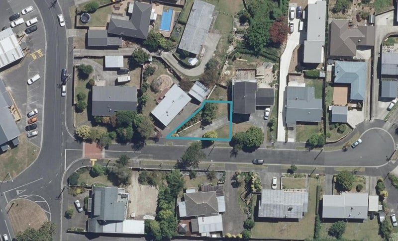 1/3 Stewart Place, Melville, Hamilton - Carousel 1