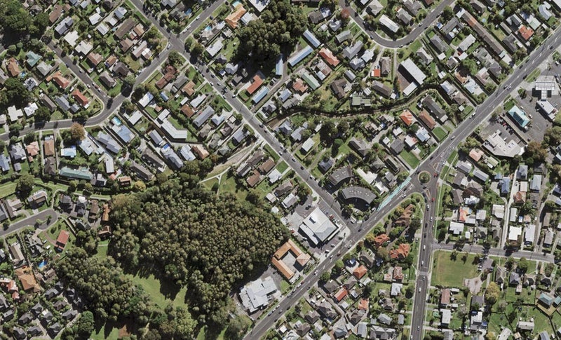 8 Hillcrest Avenue, Hillcrest, Auckland - Carousel 1