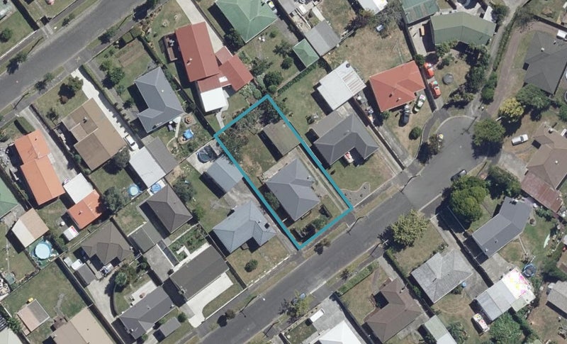 11 Thornton Place, Melville, Hamilton - Carousel 1
