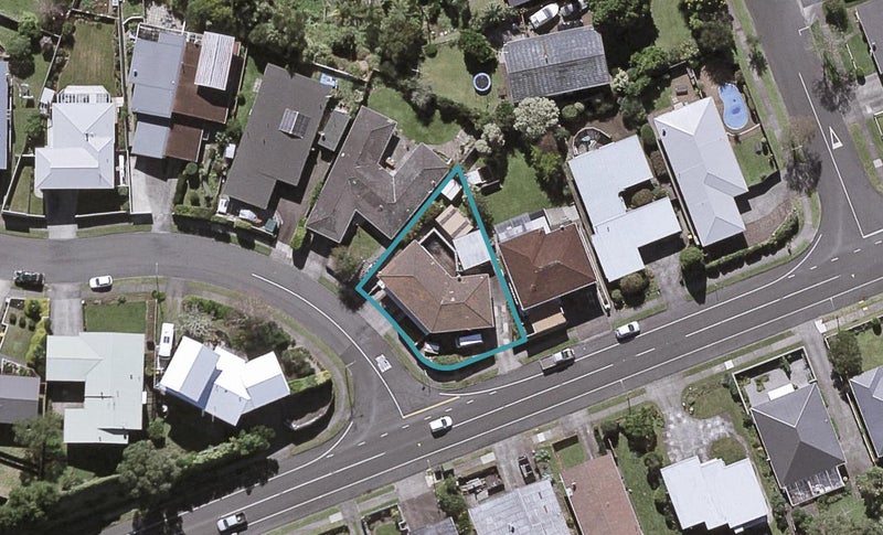 2 Longview Drive, Merrilands, New Plymouth - Carousel 1