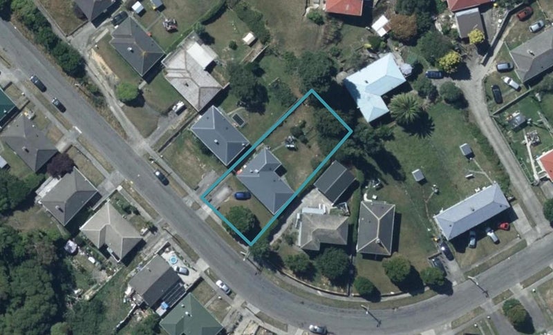 13 Cornwall Crescent, Cannons Creek, Porirua - Carousel 1