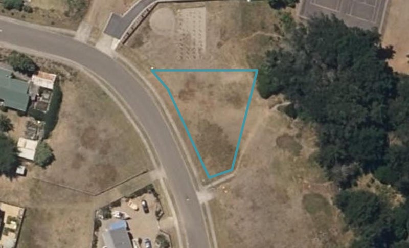 27 Taonui Street, Waitārere Beach, Levin - Carousel 1