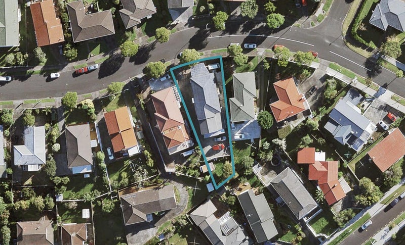 10 Trevola Street, New Windsor, Auckland - Carousel 1