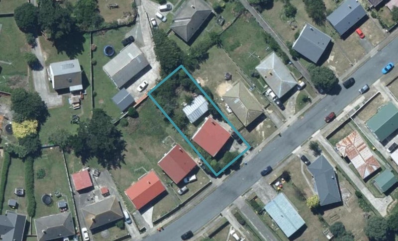 19 Arahura Crescent, Waitangirua, Porirua - Carousel 1