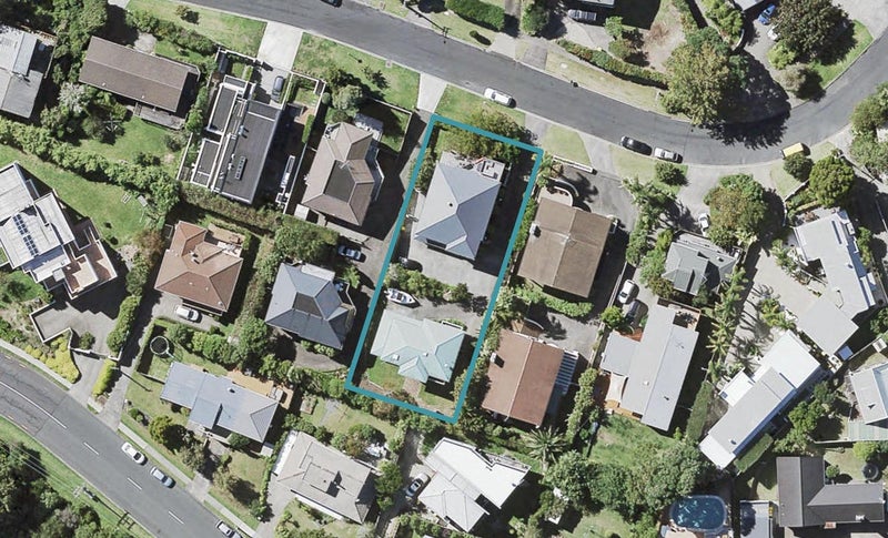 2/60 Penzance Road, Mairangi Bay, Auckland - Carousel 1