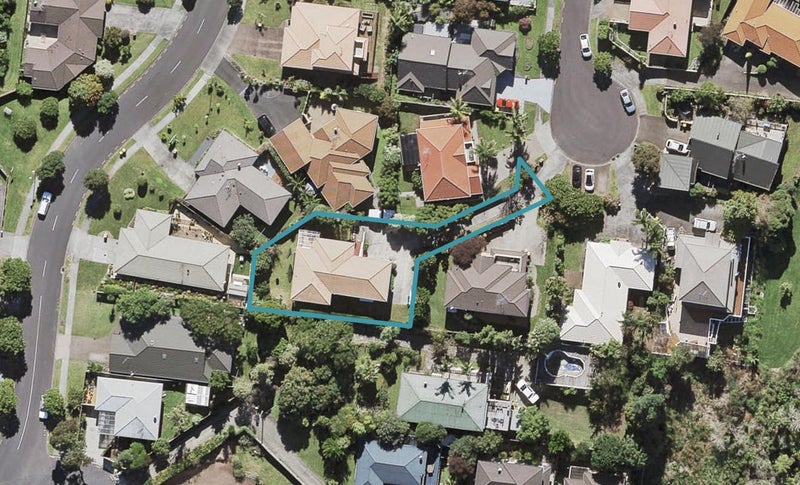 9 Hoya Court, Henderson, Auckland - Carousel 1