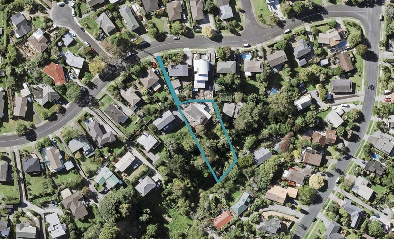69 Advene Road, Cockle Bay, Auckland - Carousel 1