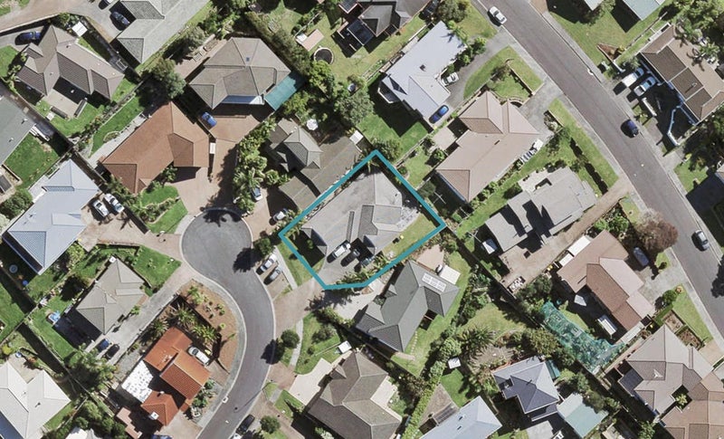 11 San Diego Court, Henderson, Auckland - Carousel 1