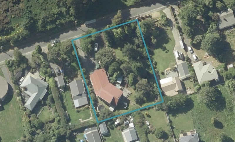 20 Ellesmere Street, Ravensbourne, Dunedin - Carousel 1