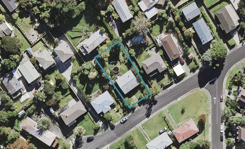 19 Sispara Place, Beach Haven, Auckland - Carousel 1