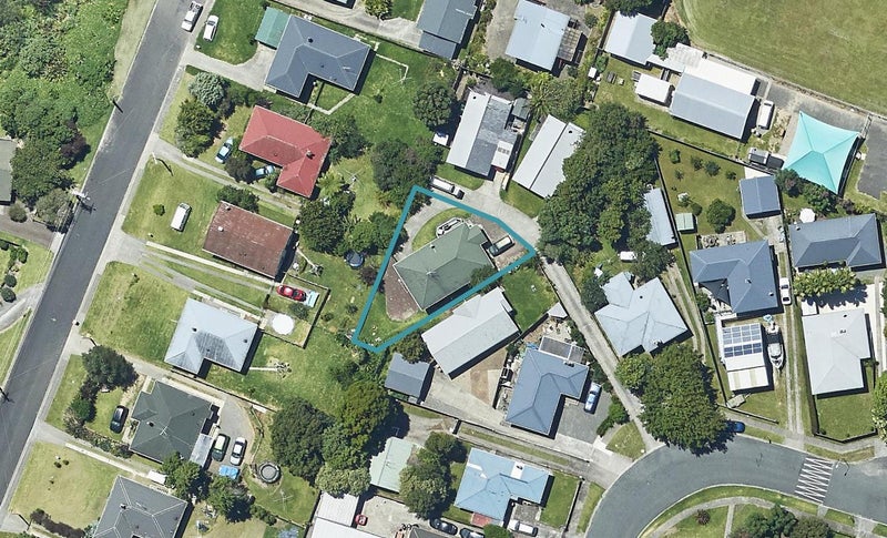 33 Henderson Crescent, Parkvale, Tauranga - Carousel 1