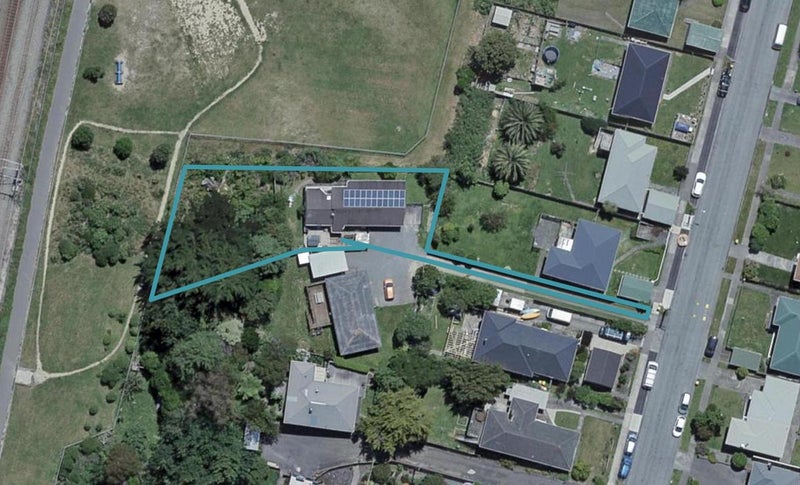 54A Taylor Terrace, Tawa, Wellington - Carousel 1
