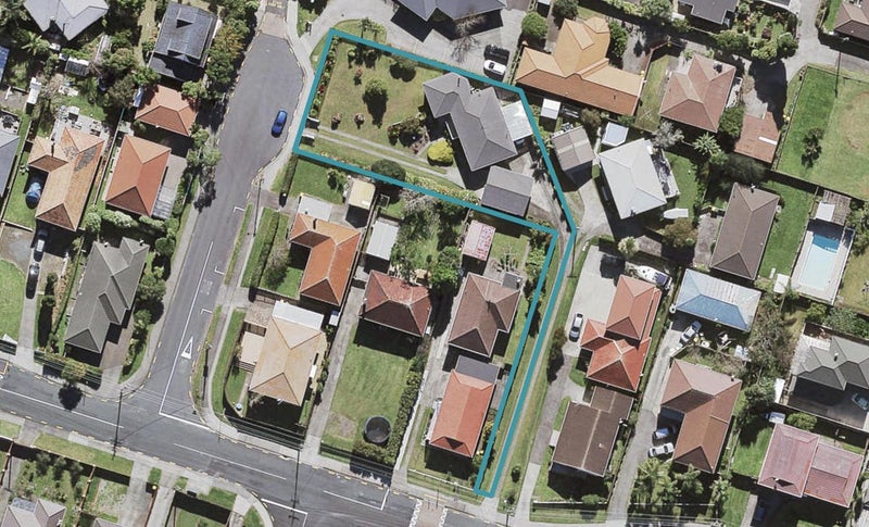 3 Keru Place, Te Atatu South, Auckland - Carousel 1