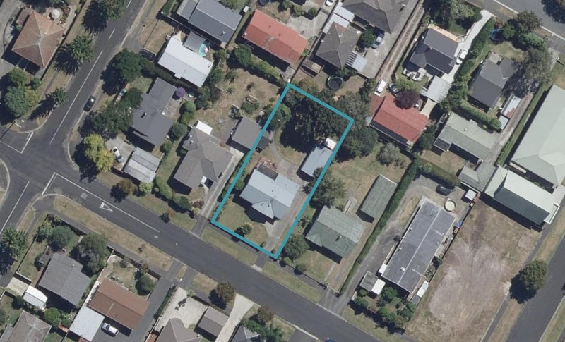8 Hinau Street, Maeroa, Hamilton - Carousel 1