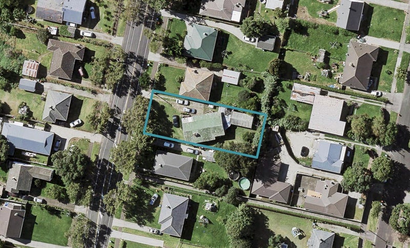 44 Erima Avenue, Point England, Auckland - Carousel 1