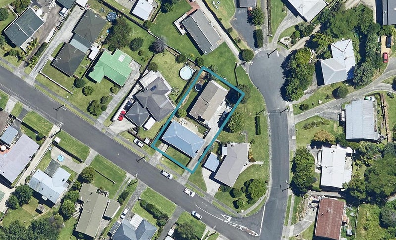 3A Crombie Street, Bellevue, Tauranga - Carousel 1