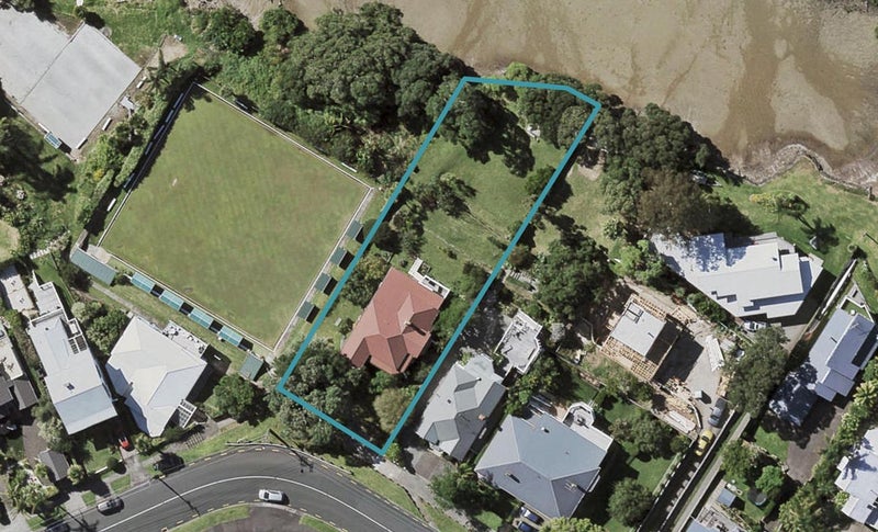 18 Stanley Point Road, Stanley Point, Auckland - Carousel 1