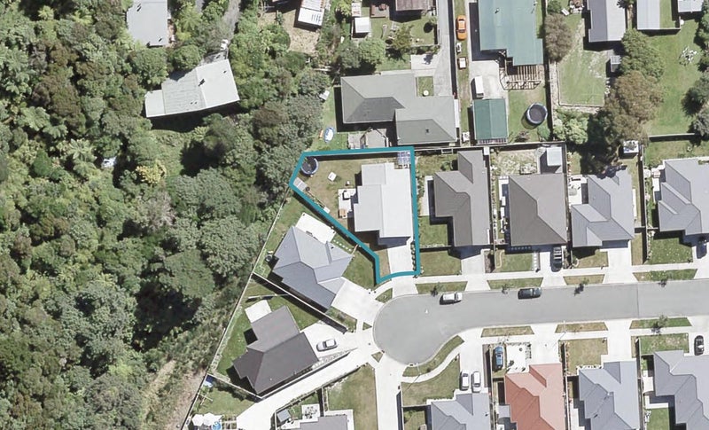 30 Poppy Watts Grove, Stokes Valley, Lower Hutt - Carousel 1