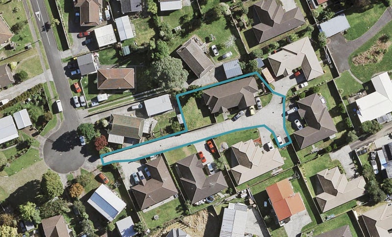 10 Cade Place, Weymouth, Auckland - Carousel 1