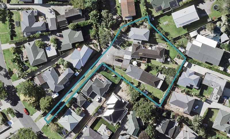 2/54 Howe Street, Howick, Auckland - Carousel 1