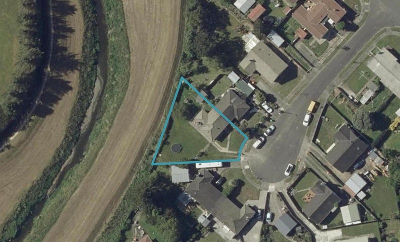 11 Kupe Place, Highbury, Palmerston North - Carousel 1
