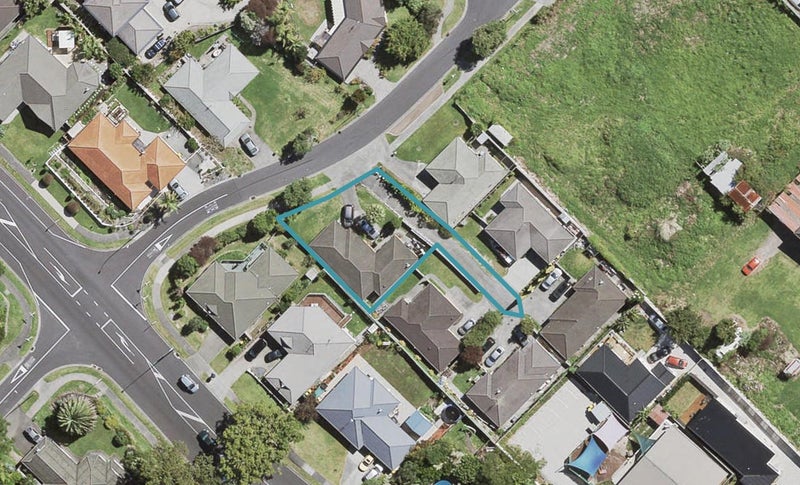 3 Midhurst Avenue, Henderson, Auckland - Carousel 1