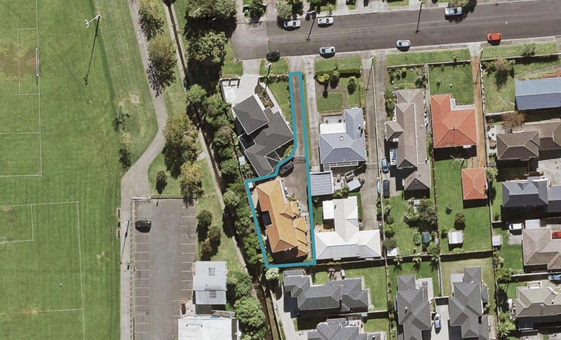8 Raven Avenue, Mount Roskill, Auckland - Carousel 1