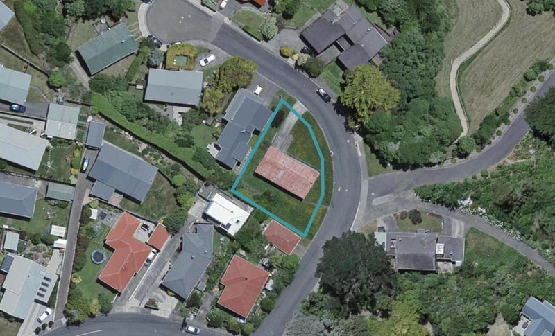 1 Bushland Grove, Paparangi, Wellington - Carousel 1