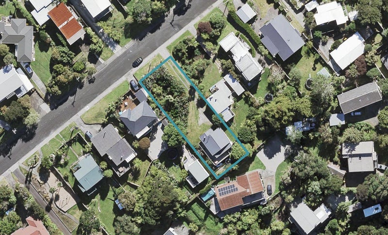 30 Neptune Avenue, Beach Haven, Auckland - Carousel 1