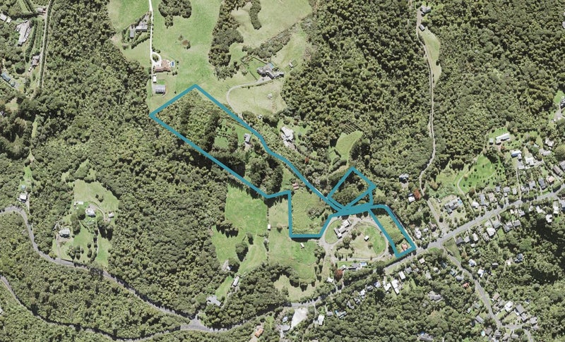 1041 Scenic Drive North, Swanson, Auckland - Carousel 1
