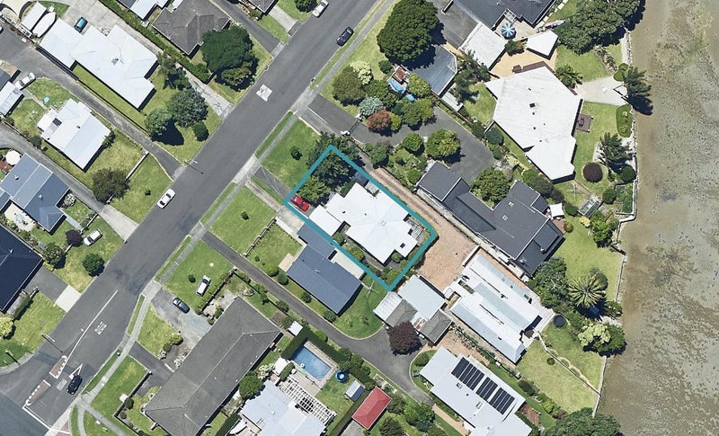 12 Burrows Street, Tauranga South, Tauranga - Carousel 1