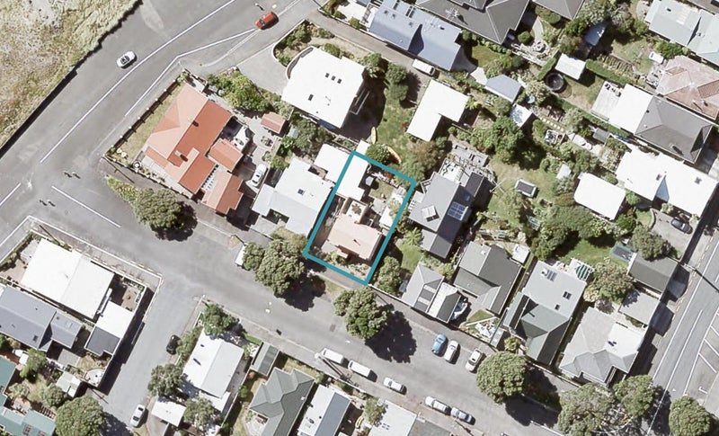 10 Rata Street, Eastbourne, Lower Hutt - Carousel 1