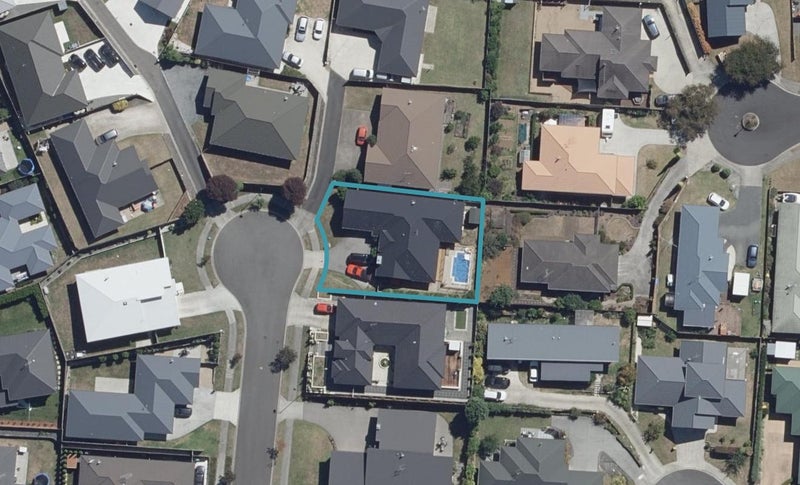 12 Sinead Court, Grandview Heights, Hamilton - Carousel 1