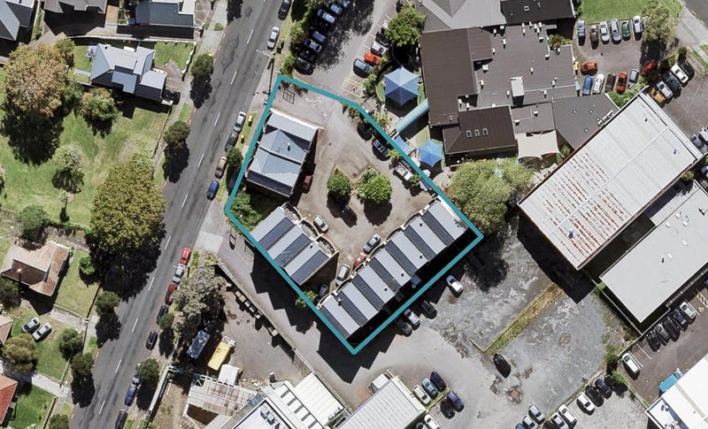 8/17A Delta Avenue, New Lynn, Auckland - Carousel 1