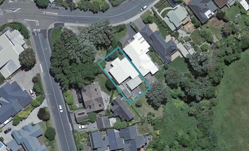 85 Ranui Crescent, Khandallah, Wellington - Carousel 1