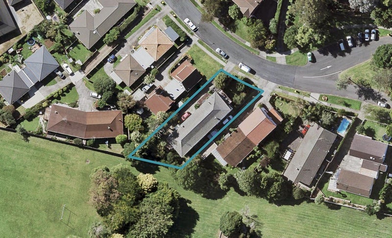 2/15 Rapallo Place, Farm Cove, Auckland - Carousel 1