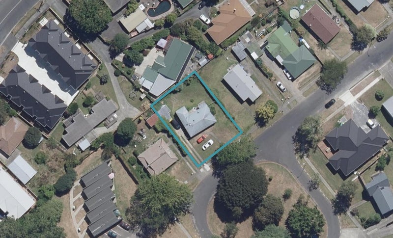 12 Crosher Place, Silverdale, Hamilton - Carousel 1