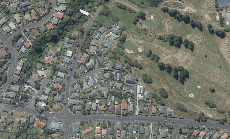 18 Upland Street, Helensburgh, Dunedin - Carousel 1
