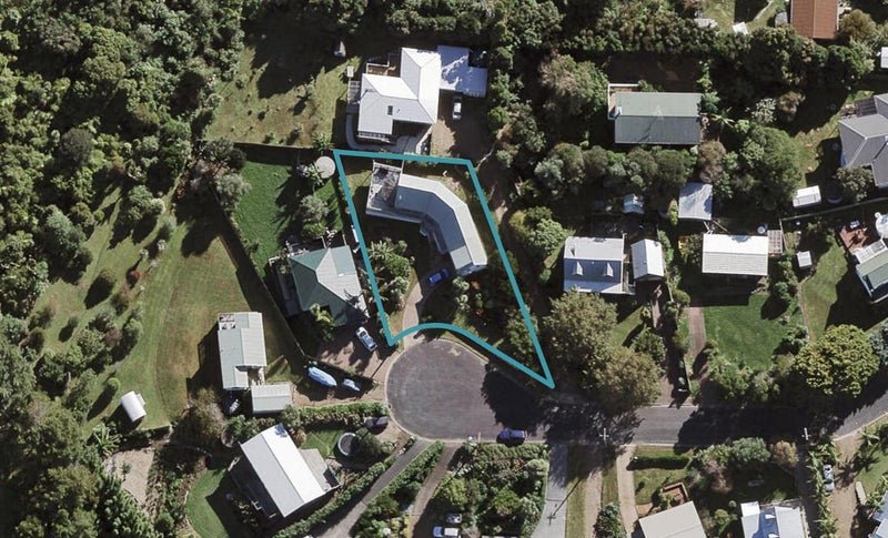 13 Hartley Avenue, Onetangi, Waiheke Island - Carousel 1