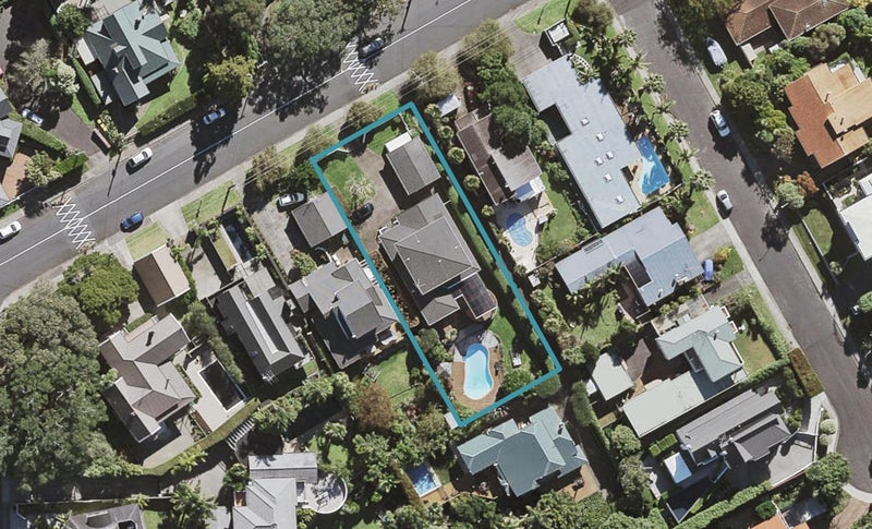 17 Maritime Terrace, Birkenhead, Auckland - Carousel 1
