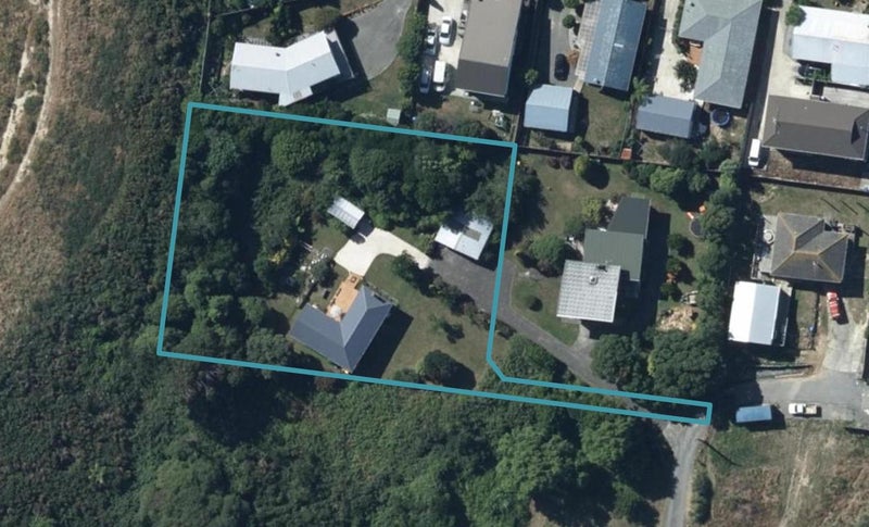 35 Te Arawi Street, Takapuwahia, Porirua - Carousel 1