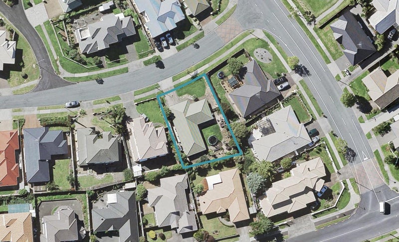 6 Sandalwood Place, Somerville, Manukau - Carousel 1