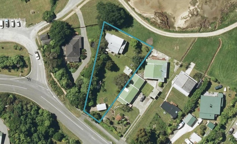 2303 Queen Charlotte Drive, Ngakuta Bay - Carousel 1