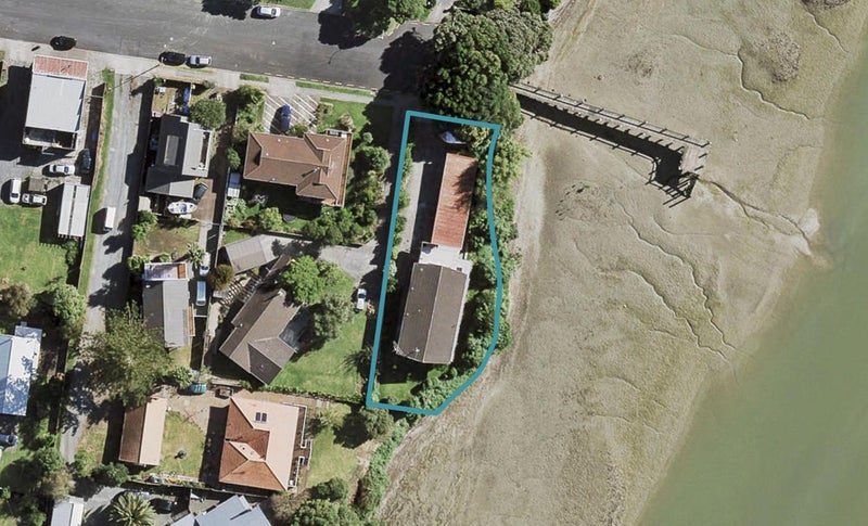 29 Beihlers Road, Weymouth, Auckland - Carousel 1