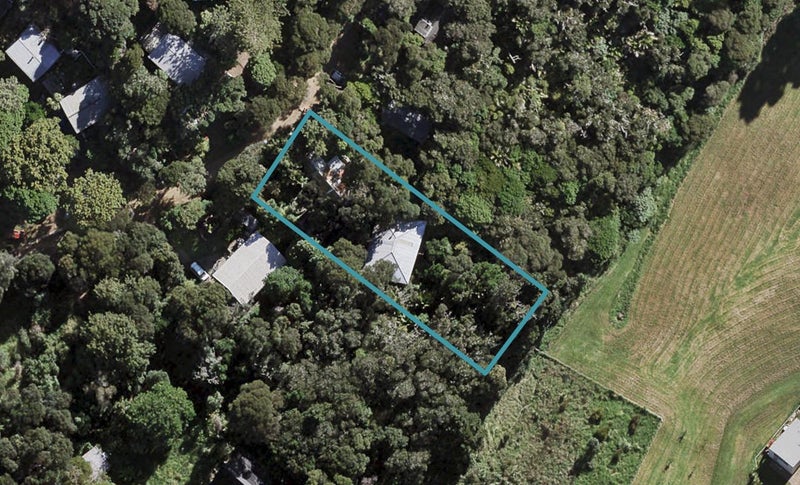 5 Taraire Street, Ostend, Waiheke Island - Carousel 1